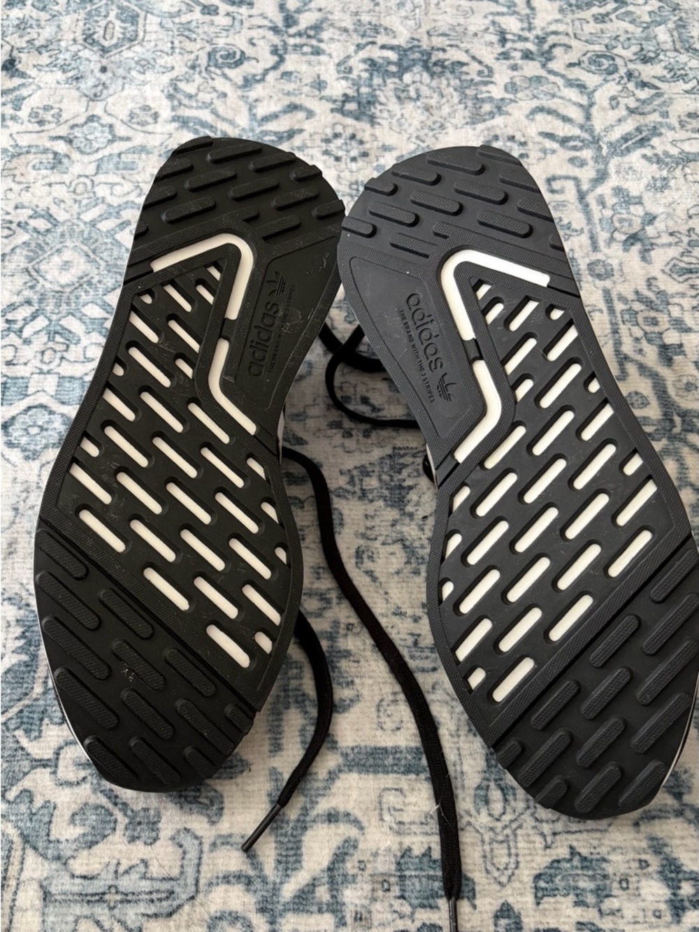 adidas Men’s Black & White Multix Sneaker Running Shoes (Excellent Condition) - Picture 13 of 14